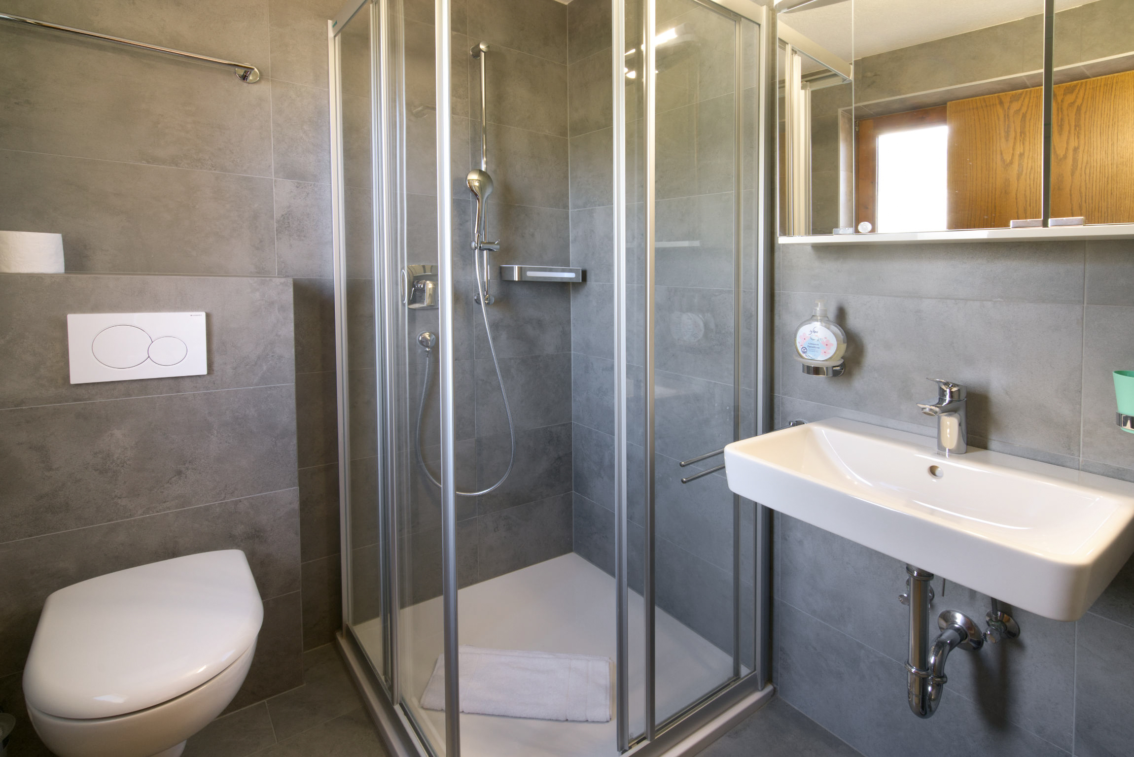 Appartementenhuis Ostbacher Stern in Tirol Oostenrijk (Slaapkamer type E)2 pers. 1 slaapkamer met douche.