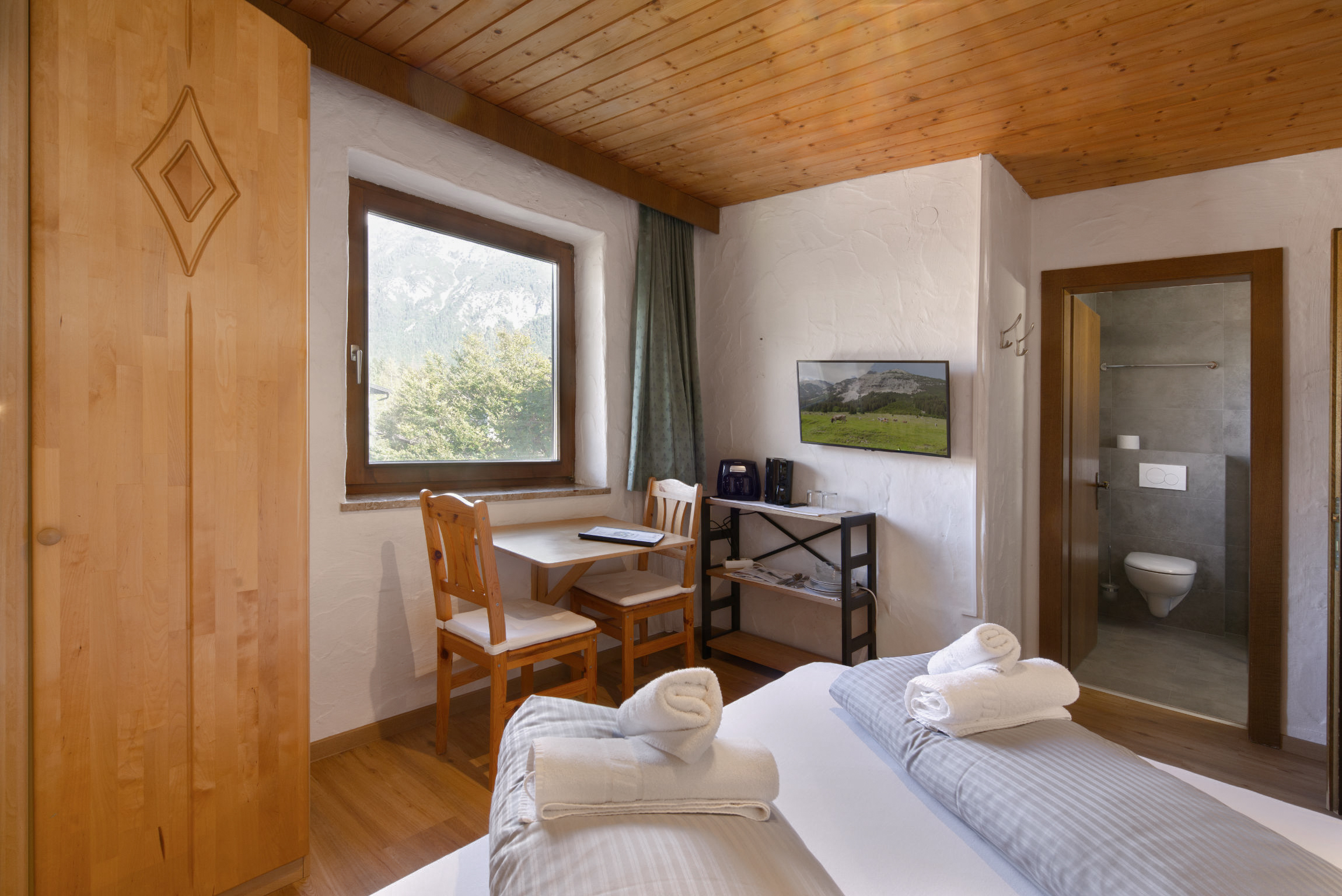 Appartementenhuis Ostbacher Stern in Tirol Oostenrijk (Slaapkamer type E)2 pers. 1 slaapkamer met douche.